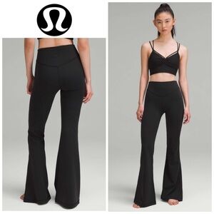 Lululemon Sz 10 Wunder Under SmoothCover Ultra-Flared High-Rise Yoga Pant Black